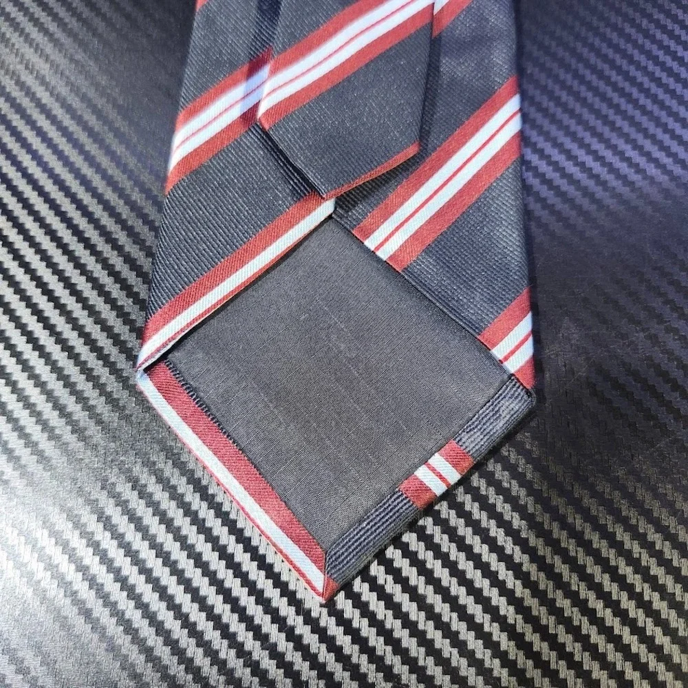 Chereskin black red